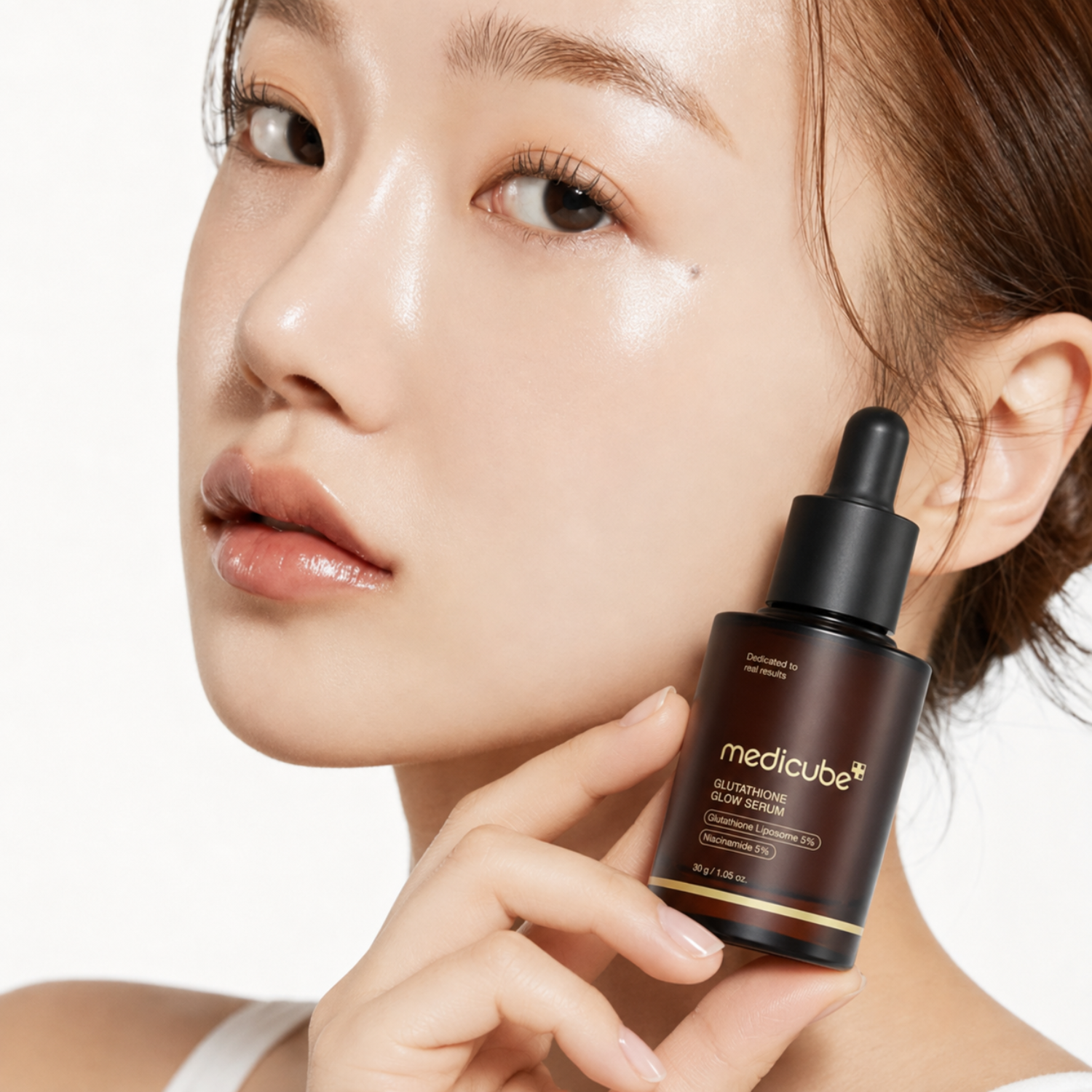 MEDICUBE Glutathione Glow Serum – ELIKO GLOW